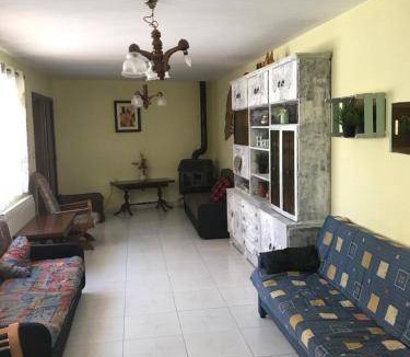 Leon House | 250 m² House ∙ 4 bedrooms ∙ 9 guests