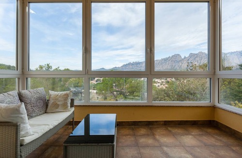 Collbato House | 260 m² House ∙ 4 bedrooms ∙ 8 guests