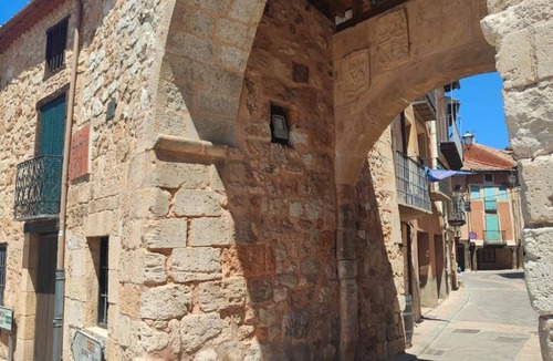 Ayllon House | 270 m² House ∙ 2 bedrooms ∙ 6 guests