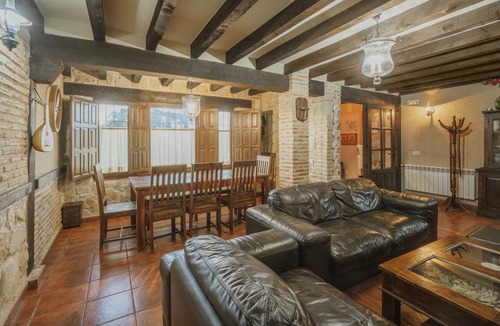 Turrubuelo House | 270 m² House ∙ 5 bedrooms ∙ 10 guests