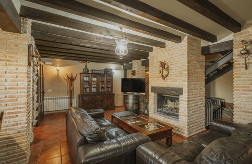 Turrubuelo House | 270 m² House ∙ 5 bedrooms ∙ 10 guests