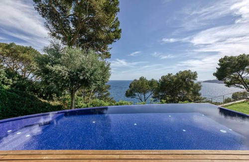 Llafranc House | 275 m² House ∙ 5 bedrooms ∙ 12 guests