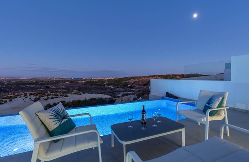 Rojales Villa | 277 m² Villa ∙ 3 bedrooms ∙ 6 guests