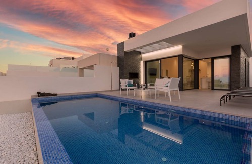Rojales Villa | 277 m² Villa ∙ 3 bedrooms ∙ 6 guests