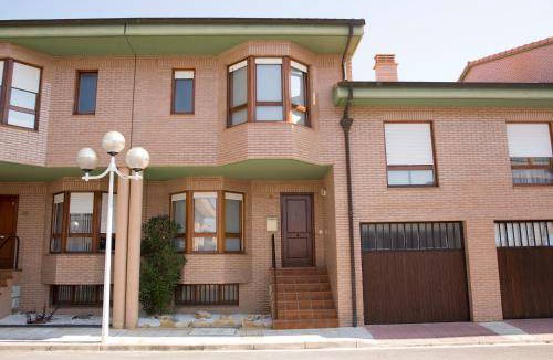 Haro House | 280 m² House ∙ 5 bedrooms ∙ 8 guests