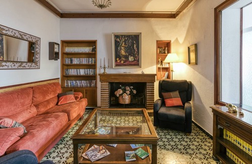 Llagostera House | 287 m² House ∙ 5 bedrooms ∙ 9 guests