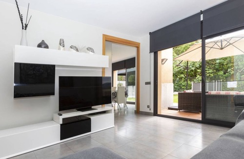 Olot House | 290 m² House ∙ 4 bedrooms ∙ 7 guests