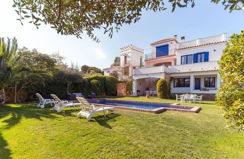 L'Escala Villa | 293 m² Villa ∙ 4 bedrooms ∙ 8 guests