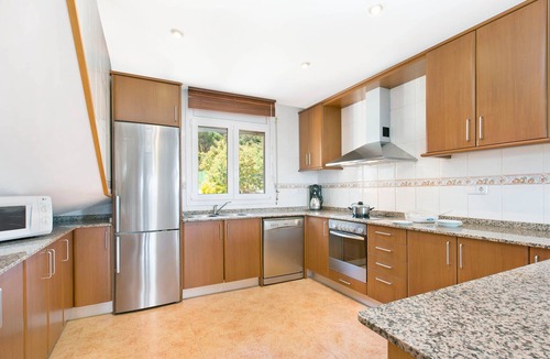 Lloret de Mar Villa | 2ANG 01 - Cozy and large 5-bedroom house with private pool near Cala Canyelles beach