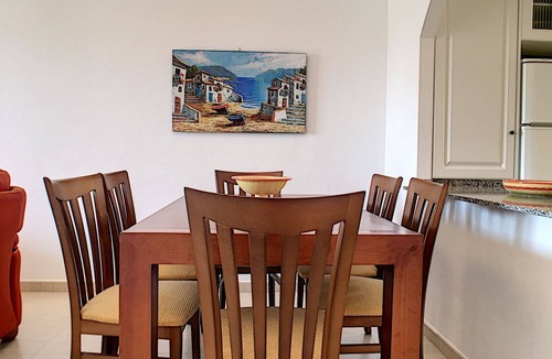 Mar de Cristal Apartment | 2nd floor, balcony, free wifi, communal pool