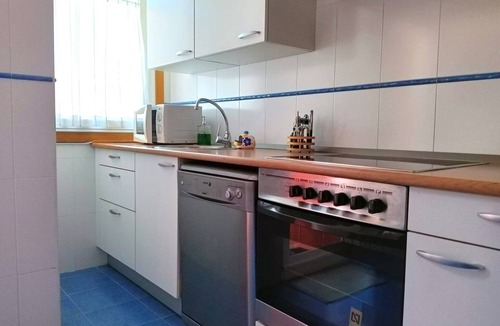 Carril Apartment | 3 Bed Flat - Sleeps 6 - Pool - Garden - Parking
