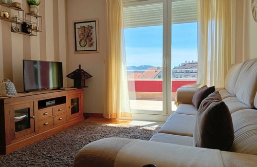 Carril Apartment | 3 Bed Flat - Sleeps 6 - Pool - Garden - Parking