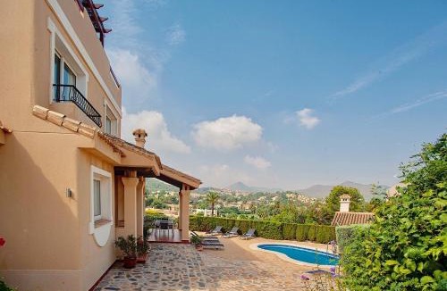 Atamaria Villa | 3 Bed House - Sleeps 6 - Pool - Garden - Parking