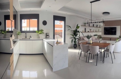 Quesada Villa | 3 Bed Villa - Sleeps 6 - Private Pool - Parking