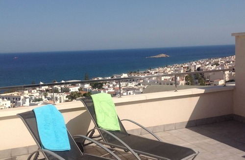 Carboneras Apartment | 3 bedroom 3 bathroom duplex apartment with spectacular sea views.