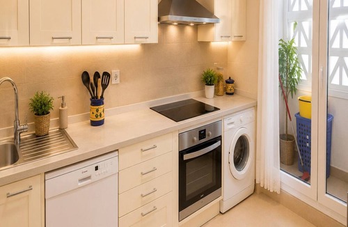 Golden Mile Apartment | 3-bedroom apartment, sea view - in Marbella