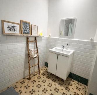 En Corts House | 3-Habitación doble en Ruzafa con baño privado