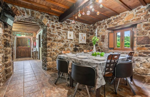Soto de Cangas House | 300 m² House ∙ 6 bedrooms ∙ 14 guests