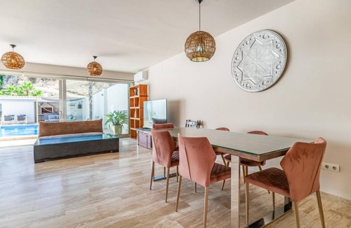 Torrequebrada House | 300 m² Maisonette ∙ 4 bedrooms ∙ 8 guests