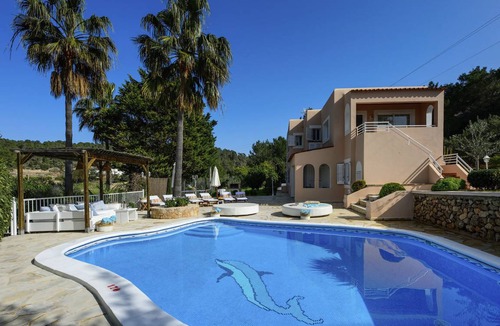 Portinatx Villa | 300 m² Villa ∙ 5 bedrooms ∙ 10 guests