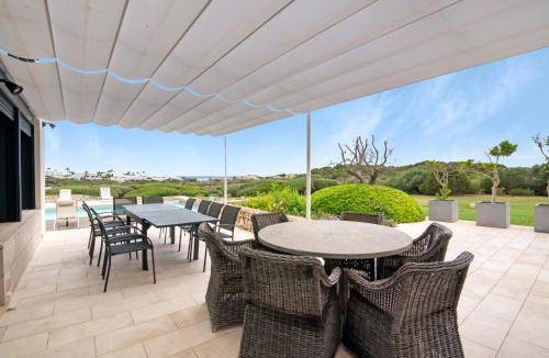Es Canutells Villa | 317 m² Villa ∙ 5 bedrooms ∙ 11 guests