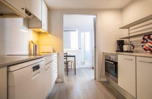 La Vila Olimpica del Poblenou Apartment | 31TILB1041 Magnific Apartment in Villa Olímpica