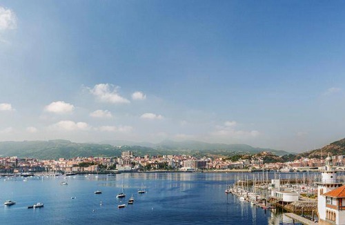 Algorta Hotel | 32 m² Hotel ∙ 10 guests