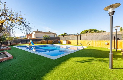 L'Ametlla del Valles House | 336 m² House ∙ 6 bedrooms ∙ 12 guests