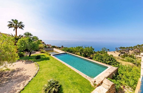 Banyalbufar Villa | 340 m² Villa ∙ 4 bedrooms ∙ 8 guests