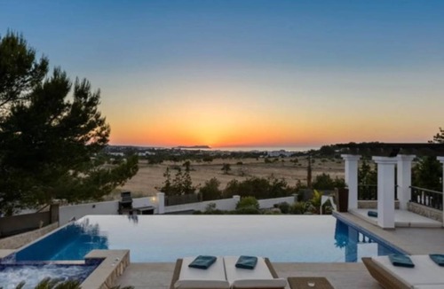 Cala de Bou Villa | 346 m² Villa ∙ 4 bedrooms ∙ 8 guests