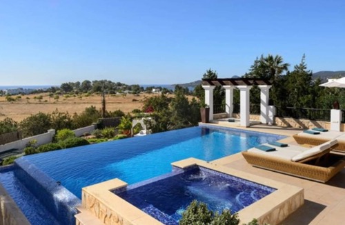 Cala de Bou Villa | 346 m² Villa ∙ 4 bedrooms ∙ 8 guests