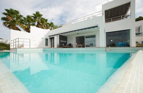 Cala Comte House | 350 m² House ∙ 3 bedrooms ∙ 6 guests