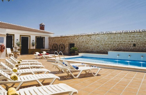 Porcuna Villa | 350 m² Villa ∙ 7 bedrooms ∙ 16 guests