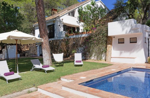 Tamariu House | 353 m² House ∙ 5 bedrooms ∙ 12 guests
