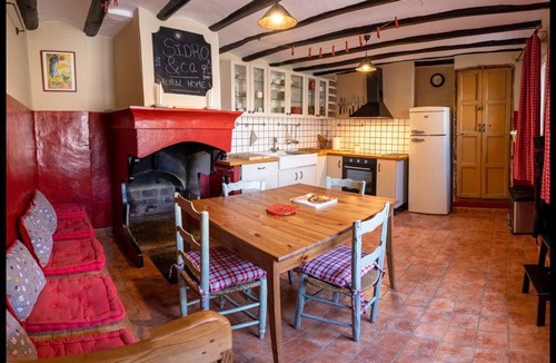 Secastilla House | 360 m² Farmhouse ∙ 5 bedrooms ∙ 10 guests