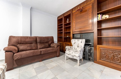 Fuengirola City Centre House | 363 m² House ∙ 6 bedrooms ∙ 14 guests
