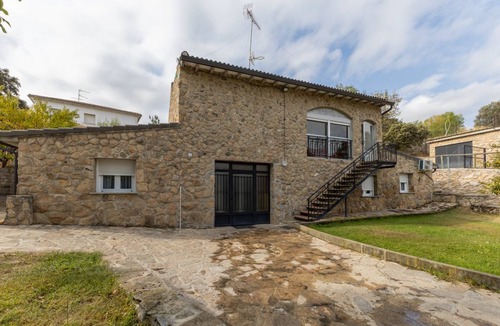 Burgohondo House | 380 m² House ∙ 10 bedrooms ∙ 28 guests