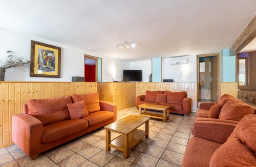 Burgohondo House | 380 m² House ∙ 10 bedrooms ∙ 28 guests