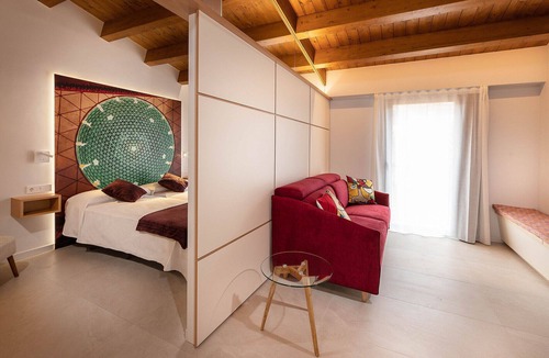 Figueres Apartment | 4-1 Surrealista - Attic Premium