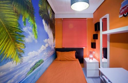 Ciutat Jardi Apartment | 4-Bed Sleeps 7 Free Parking