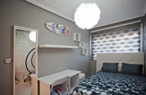 Ciutat Jardi Apartment | 4-Bed Sleeps 7 Free Parking