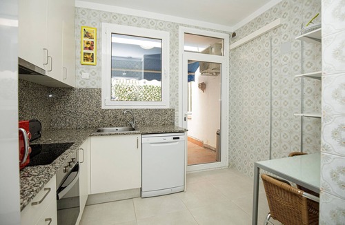 Roses Town Center Apartment | 4 bedroom cozy apartment in Roses