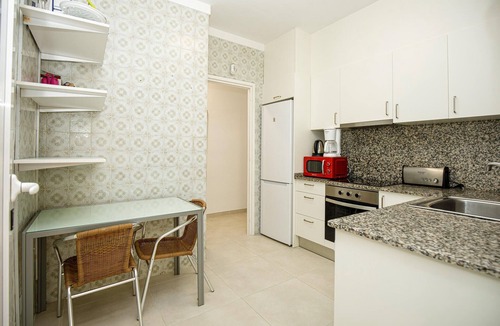 Roses Town Center Apartment | 4 bedroom cozy apartment in Roses