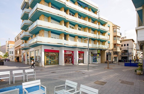 Roses Town Center Apartment | 4 bedroom cozy apartment in Roses