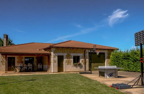 Sasamon Cottage | 4* rural houses with garden and all comforts
