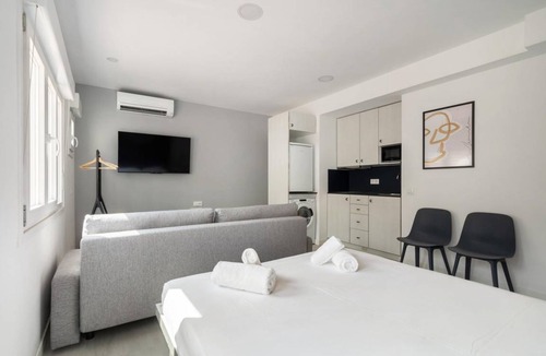 Carabanchel Apartment | 40 m² Apartment ∙ 4 guests