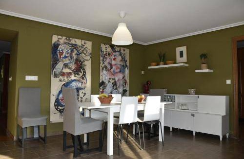 Nogueira de Ramuin House | 400 m² House ∙ 4 bedrooms ∙ 9 guests
