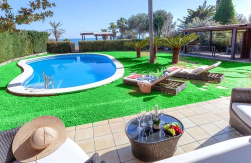 L Almadrava Villa | 400 m² Villa ∙ 4 bedrooms ∙ 8 guests
