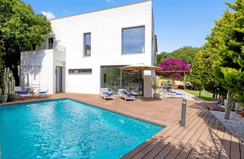 Genova Villa | 406 m² Villa ∙ 4 bedrooms ∙ 8 guests