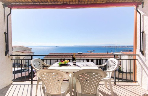Almadraba-Canyelles Apartment | 42 m² Apartment ∙ 1 bedroom ∙ 4 guests